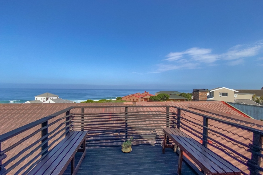 3 Bedroom Property for Sale in Beachview Eastern Cape